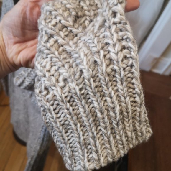 Dynamite long sleeve v-neck knit oversize pullover sweater - Picture 3 of 11